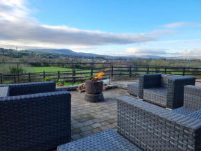 Captivating & Cosy 4-Bedroom House in Magherafelt